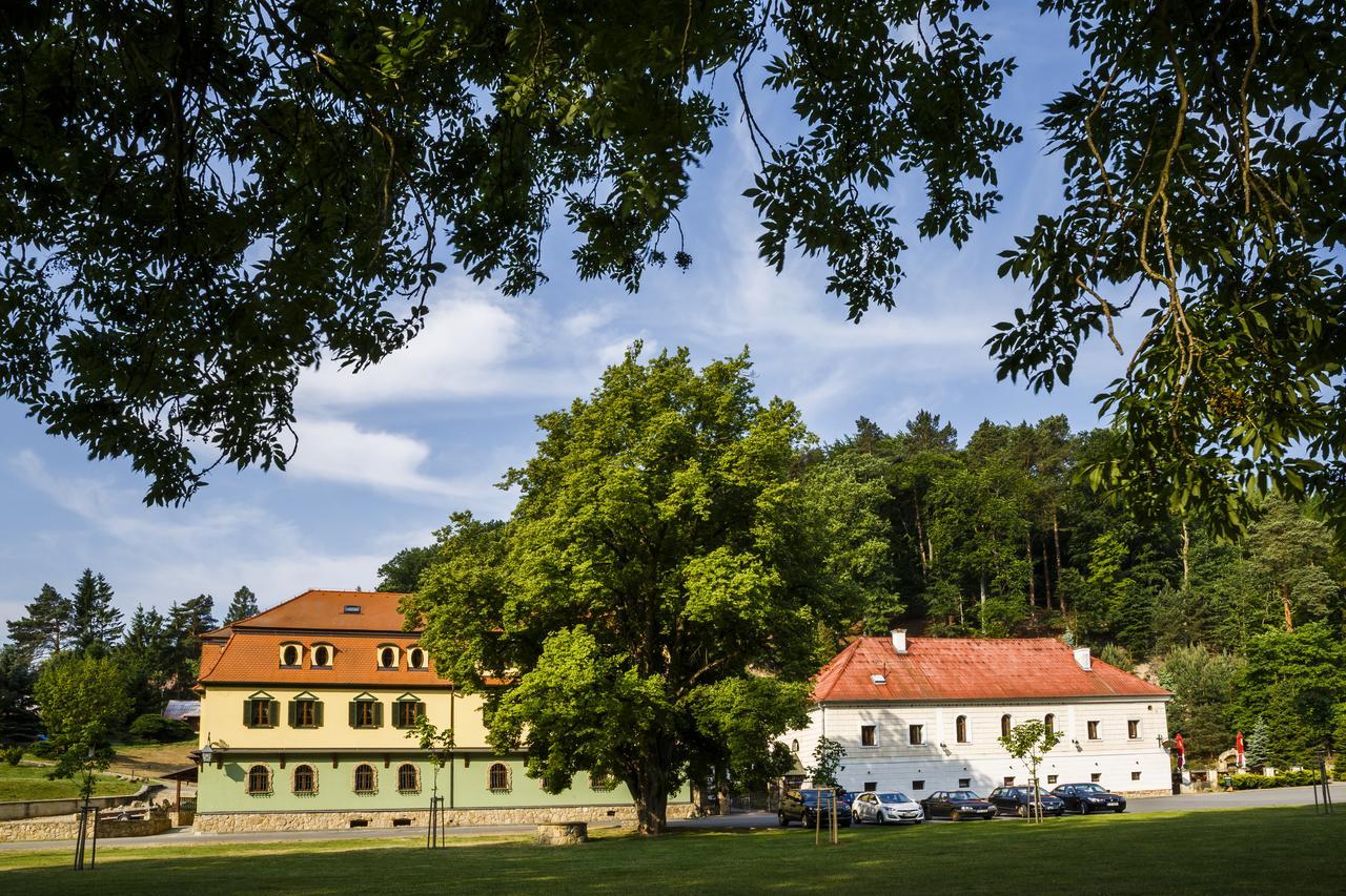 Lovecky Zamecek Buchlovice Exterior photo